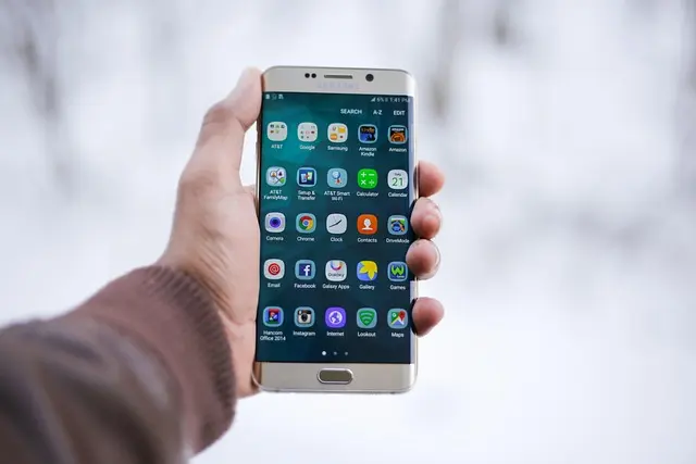 Top Soldes : Les 5 Applications Incontournables pour Dénicher des Bonnes Affaires