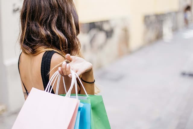 Soldes : Comment Préparer Votre Shopping pour Économiser Plus